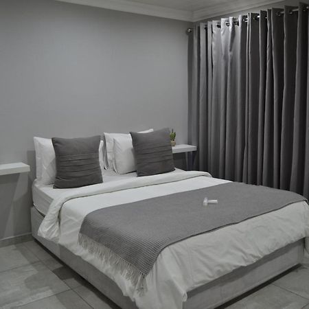 בלומפונטייין African Sands Guesthouse Load Shedding Free מראה חיצוני תמונה