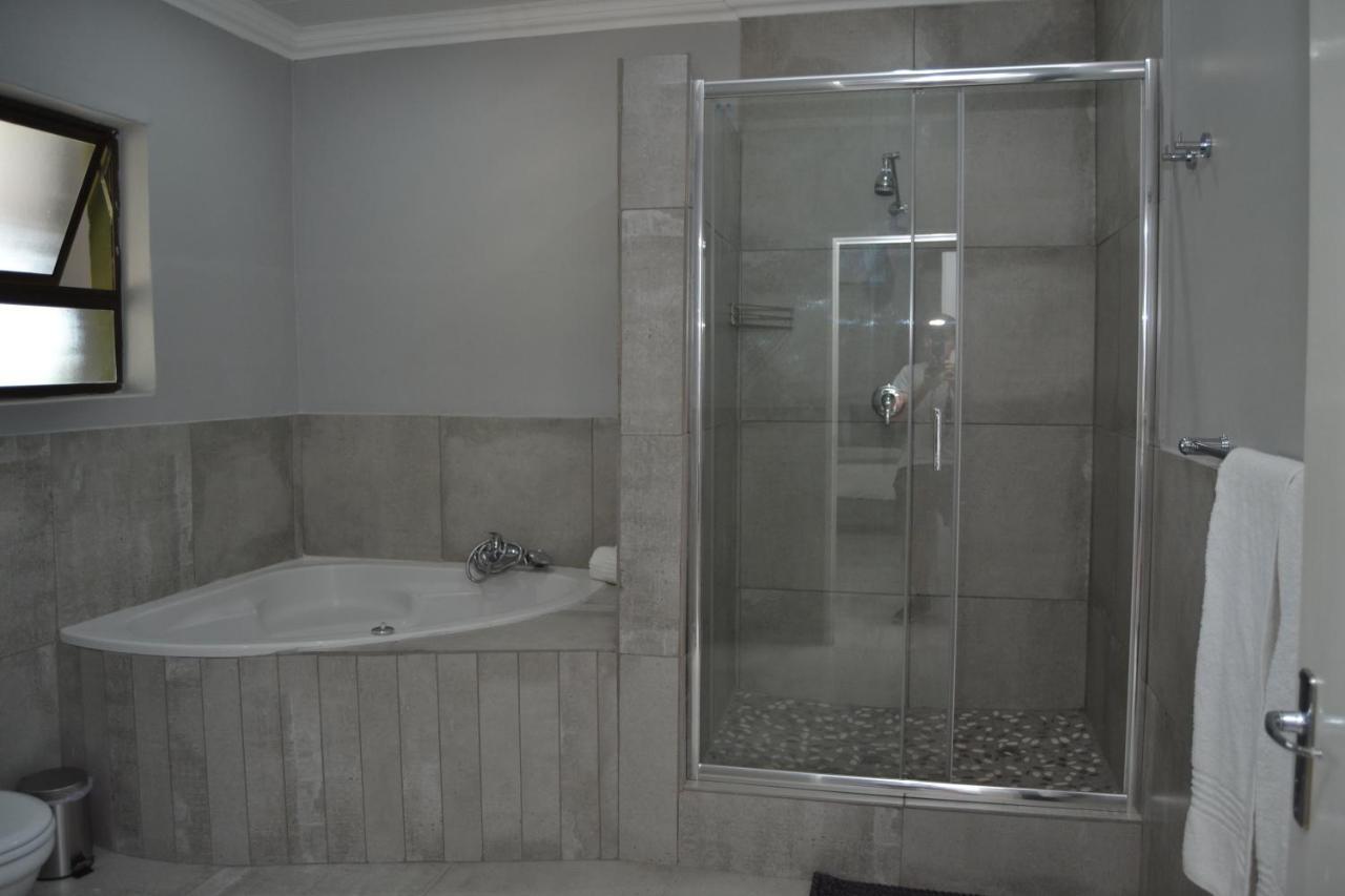בלומפונטייין African Sands Guesthouse Load Shedding Free מראה חיצוני תמונה