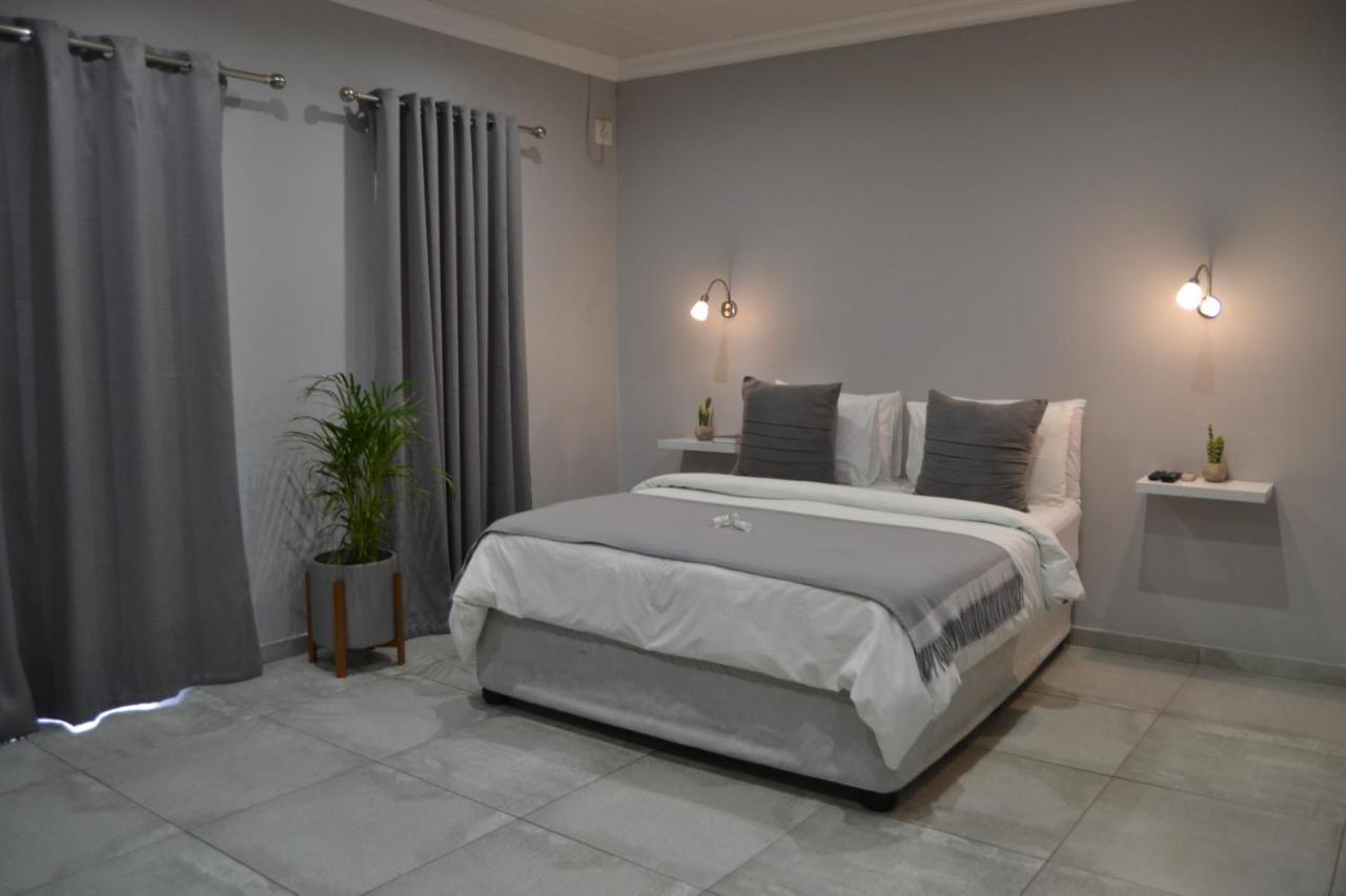 בלומפונטייין African Sands Guesthouse Load Shedding Free מראה חיצוני תמונה